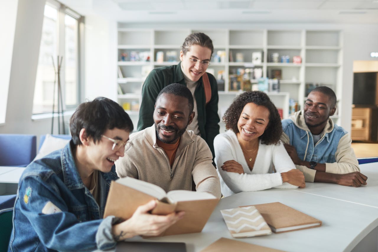 What Is Group Tutoring & How It Helps Students | OnlineTutors